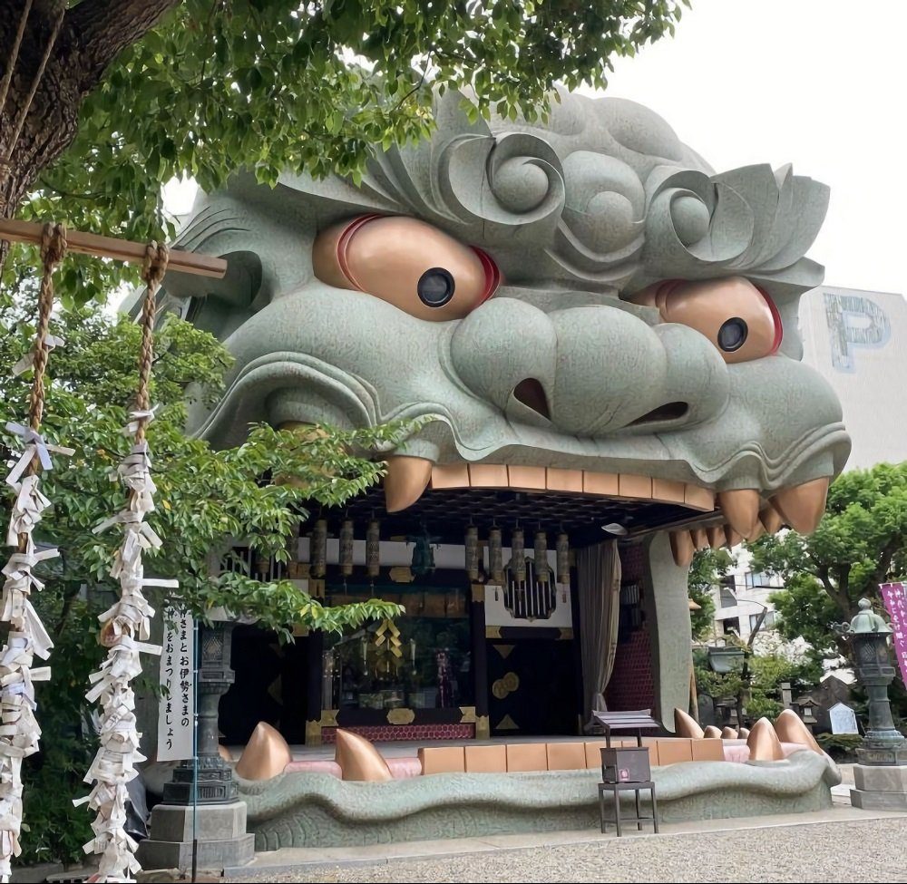 难波八阪神社 Namba Yasaka Shrine